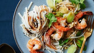 Recette  Gambas aux nouilles de riz [upl. by Ashti]