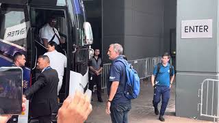 Selección saliendo al Estadio Peru vs Canada hincha se mete agarrar a Lapadula Kansas City Marriott [upl. by Ariaz]