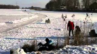 Schaatsen bij polder Jannezand in de Biesbosch [upl. by Quentin407]