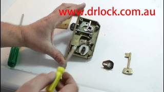 Chubb Mortice Lock Part 3g114 3G115 Curtain [upl. by Yodlem]