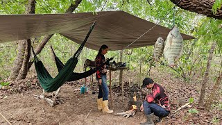 Acampamos no meio da mata CHUVA intensa assado de PEIXE churrasqueira PRIMITIVA [upl. by Daniele]