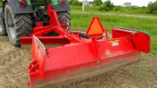 Manoeuvrable Grader Scraper  Gratte niveleuse maniable [upl. by Alihs]