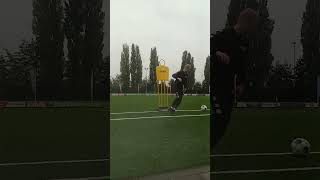 Techniektraining binnenkant over de andere voet wegdraaien [upl. by Ardy110]