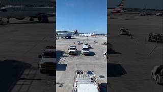 American Airlines Airbus A321N181UW arriving at gate D3 at Southwest Florida International 12424 [upl. by Buine]