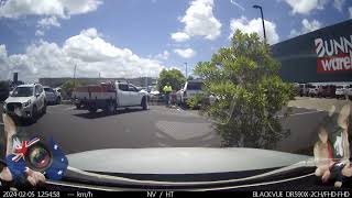 Aussiecams  Just your average day in the carpark at Bunnings Bundaberg [upl. by Levesque86]