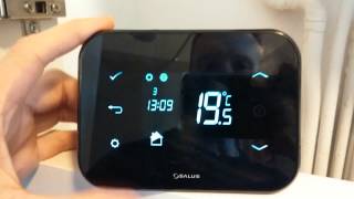 How a Wireless Smart Thermostat Works  Salus iT500 [upl. by Tija36]