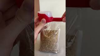 prodotti amazon fantastici 🔒 Clip con Dosatore per Sacchetti Conserva e Versa con Facilità ✨ [upl. by Suirtimid401]