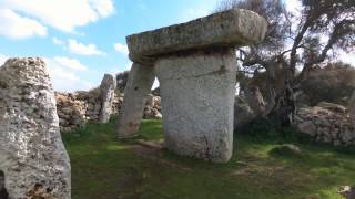 Descubre a vista de drone las taulas y talayots de Menorca [upl. by Ordisi]