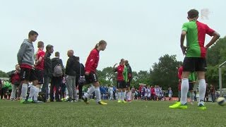 succes voor Gvoetbal in Barendrecht [upl. by Haimorej243]