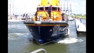 Harwich Lifeboat Leaving Shotley Marina [upl. by Brigit]