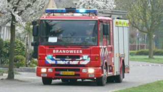 De IDIOTEN van de brandweer  Lees dit maar [upl. by Htederem]