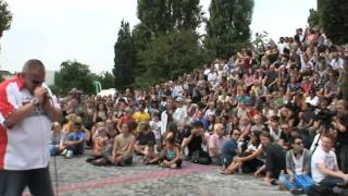 Wonderful World  Mauerpark Karaoke  August 2010mp4 [upl. by Ellehcram]