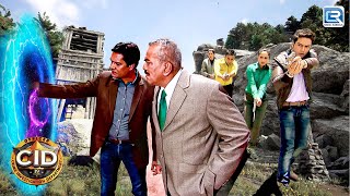 Team CID को दीवार के अंदर से मिला एक अनोखा Dimension Door  CID  Latest Full Episode 1391 [upl. by Enialedam]