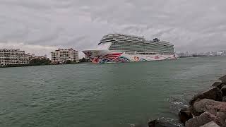 BEAUTIFUL LINER NORWEGIAN JOY LEAVES THE PORT OF MIAMI 🛳️💪 [upl. by Ennaxor]