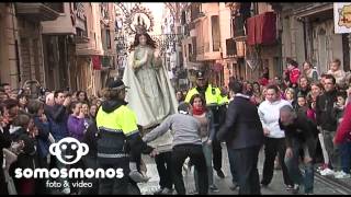 Caída de la Virgen en la Procesión dels Xiulitets 2014 [upl. by Viva]