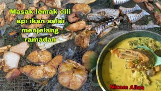 MASAK LEMAK CILI API IKAN SUNGAI SALAI MENJELANG RAMADHAN [upl. by Ahsiele421]