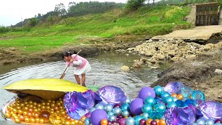 Riverbed Riches Unearthed Girl Finds Giant PearlBursting Mussel a OnceinaLifetime Find [upl. by Adrianna]