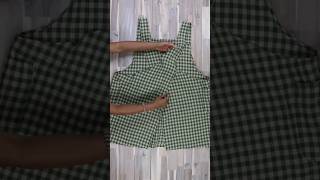 A cross back apron makes a great gift sewingpattern [upl. by Baptlsta]