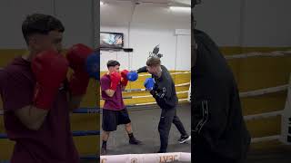 CROSS VS CRUZADO🥊✍️boxeo tutorial cross golpe aprende boxeoespañol mma kickboxing viral [upl. by Enilehcim]