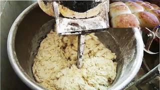 पाव कैसे बनाते है  amazing pav making  pav factory  mumbai food adda [upl. by Giguere506]