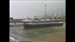 SRN4 Hoverspeed Hovercraft at Dover back in 1986 SRN4 [upl. by Oine36]