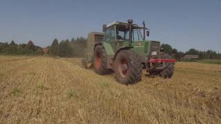 Fendt 615 mit John Deere 550 am Rundballen pressen [upl. by Ggerc]