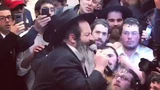 Rubashkin recites emotional blessing matir asurim [upl. by Elpmet]