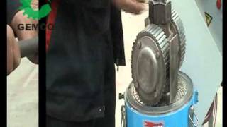 Install and fix the Screw Nut on the roller of Homemade Pellet Mill [upl. by Lihas]