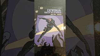 A quick look at DC Compact Comics Catwoman Trial of the Catwoman by Darwyn Cooke and Ed Brubaker [upl. by Arrio741]