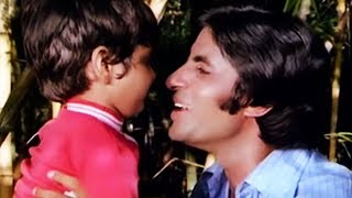 Amitabh Bachchans love for children  Do Anjaane  Bollywood Scene 1131 [upl. by Whallon960]