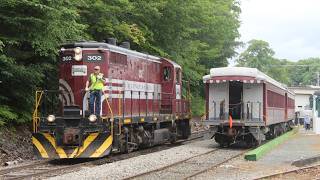 Winnipesaukee Scenic Railroad Lakeside Local with 302 [upl. by Crotty615]