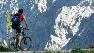 Mountainbiker am Lamsenjoch [upl. by Nairrot]