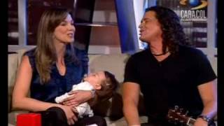 CARLOS VIVES Y SU REINA CANTANDO VALLENATO 6 ENTREVISTA EN CARACOL [upl. by Glinys246]