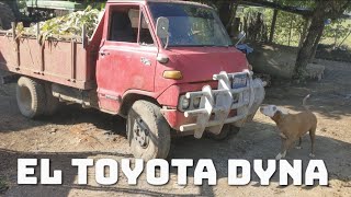 casi nadie sabe conducir el viejo Toyota Dyna [upl. by Rodolfo350]