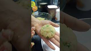 Make Kurkuri Aloo Tikki At Homefoodishorts [upl. by Nassi]