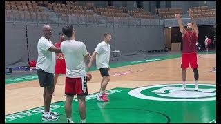 VIDÉO Les basketteurs canadiens préparent les Jeux olympiques à Blois [upl. by Zandra]