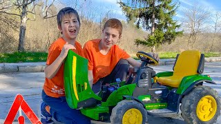 Damian and Darius pretending play police  good behavior on the road for kids  Kidscoco Club [upl. by Stormy]