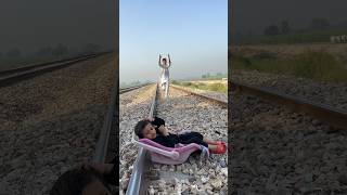 Pagal larky ny masom bachy ko railway track par phansa dea shortvideos trending viral video [upl. by Galateah]