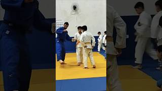 Treino de judô 🥋 deixa o like 👍 se inscreve no canal 😀saude disciplina shorts [upl. by Ahsinej]