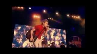 Niall Horan Singing Stereo Hearts [upl. by Aldas]