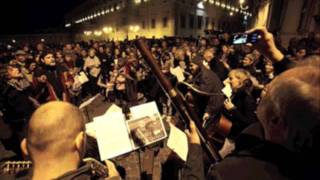 Berlusconi Messiah si dimette Hallelujah  Handel in piazza dir Ton Koopman HD [upl. by Shurlock]