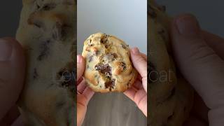 This Levain bakery copycat is the real deal – huge gooey chocolate chip cookies Recipe in comments [upl. by Atinuhs]