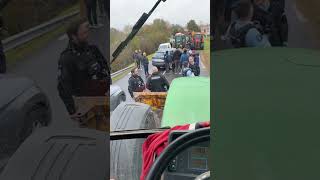 Les CRS bloque les AGRICULTEURS  manif [upl. by Ravens]