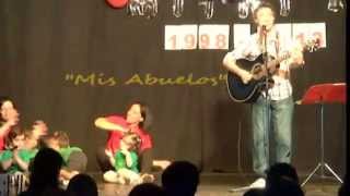 Mis abuelos DANIEL DENIESSE en vivo para niños acústico [upl. by Elrebmik]