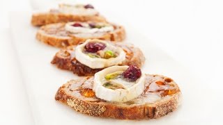 Crostini de chèvre chaud aux canneberges et à la gelée dérable [upl. by Licastro]