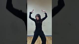 TSOYofficial amp xinofficial  SEOUL  MOSKVA 2 versions kpop coverdance xin [upl. by Dyana]