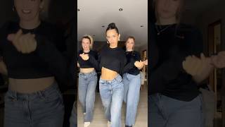 Qui danse le mieux 🤔 shortvideo [upl. by Fedak34]