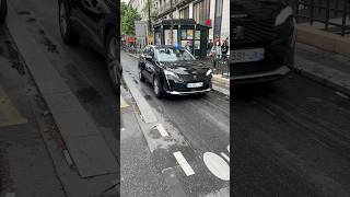 La police emprunte la piste cyclable 😯 [upl. by Hoang277]