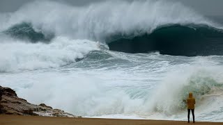 Leere Riesenwellen in Nazaré Die Hauptstadt des Big Wave Surfings im Lockdown [upl. by Iaht327]