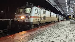 Kochuveli  Porbandar Weekly SF Express 20909 arriving Madgaon Jn [upl. by Hut]